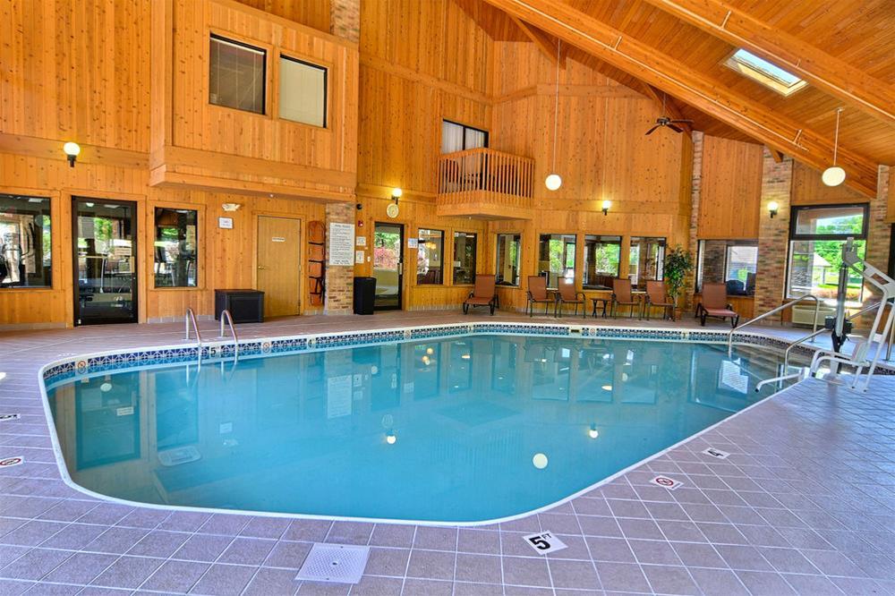 Quality Inn East Liverpool Exteriör bild