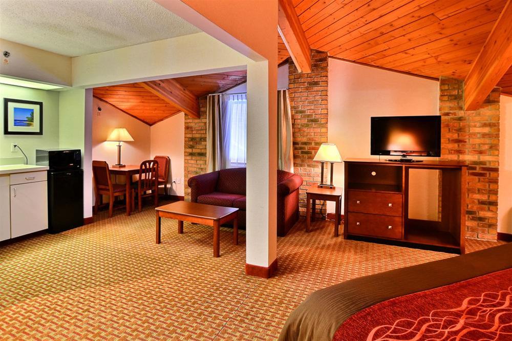 Quality Inn East Liverpool Exteriör bild