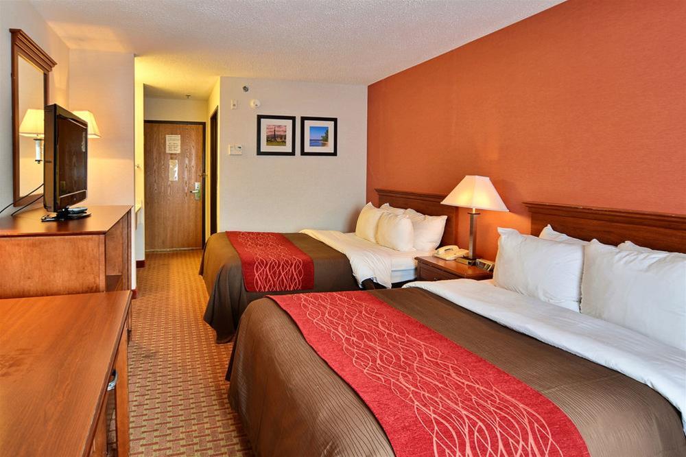 Quality Inn East Liverpool Exteriör bild