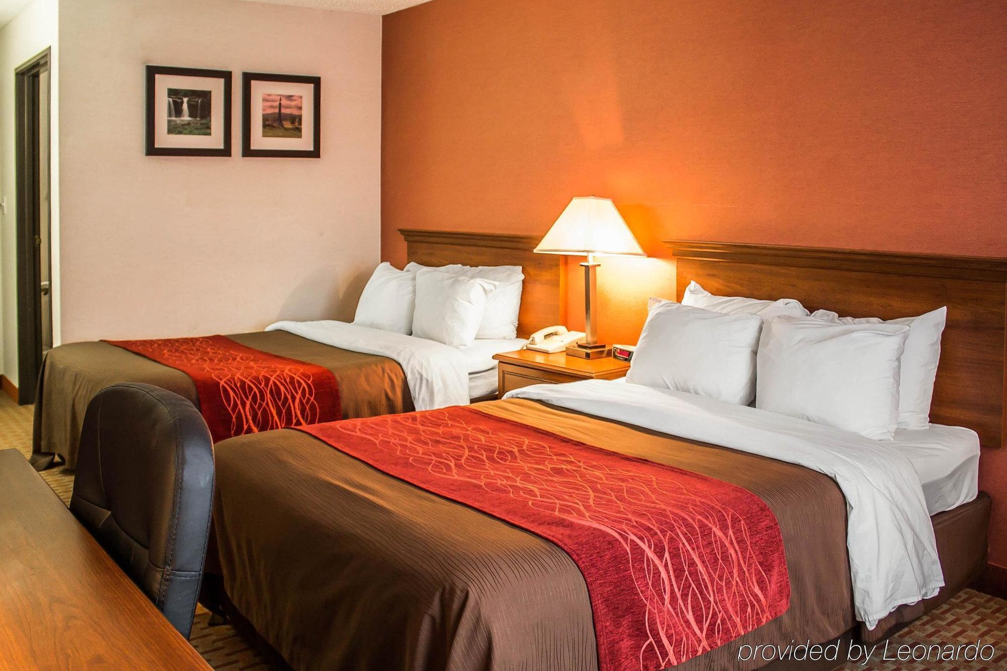 Quality Inn East Liverpool Exteriör bild